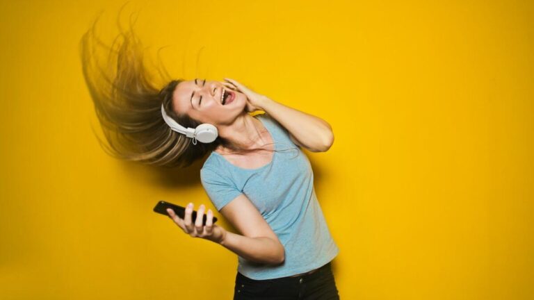Get paid to listen music