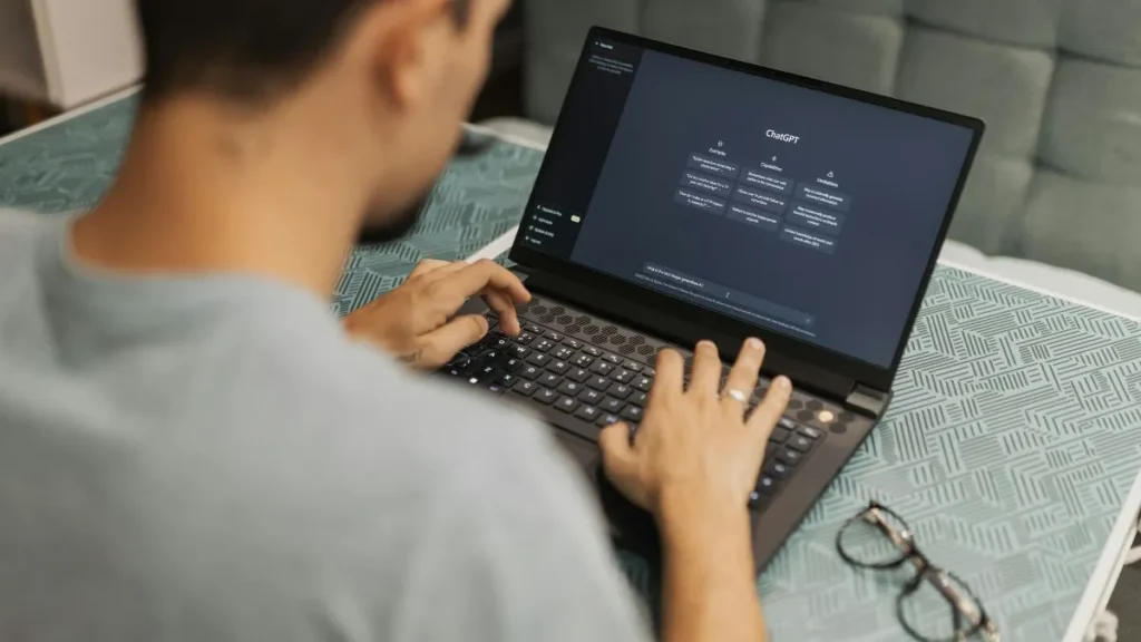 10 Best AI Side Hustles That Make Money (AI-Powered)