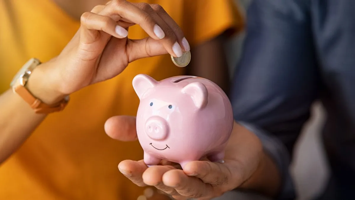 How To Live Cheaply: 20 Best Ways to Spend Less and Stress Less