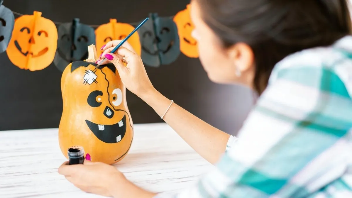 12 DIY Dollar Tree Halloween Decor Ideas That Look Expensive