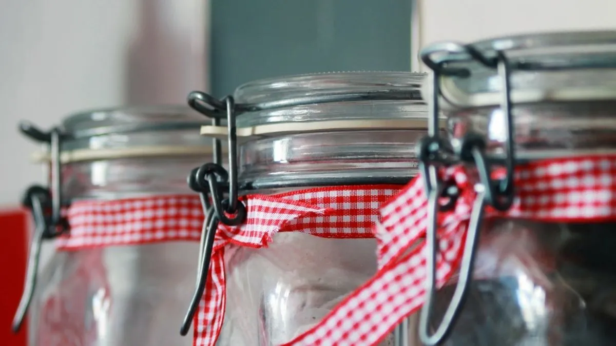 27 Mason Jar Crafts to Make and Sell for Extra Cash