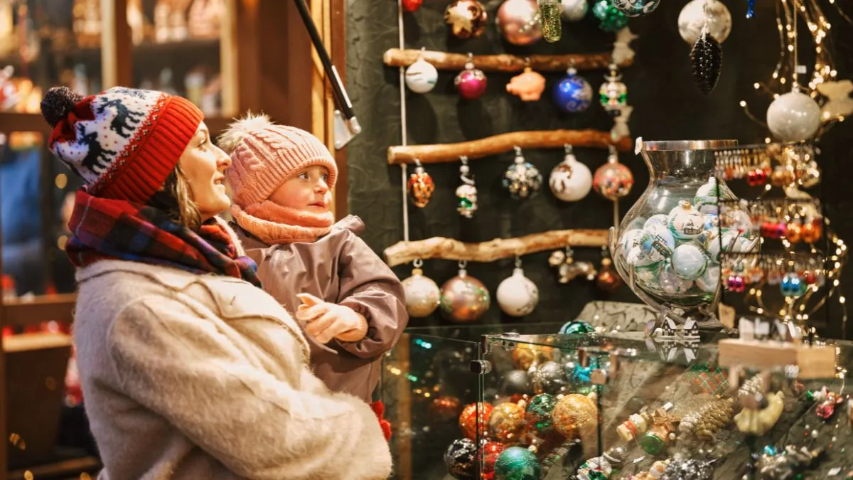 Christmas Budget Shopping Tips: 30 Genius Ways to Save Money